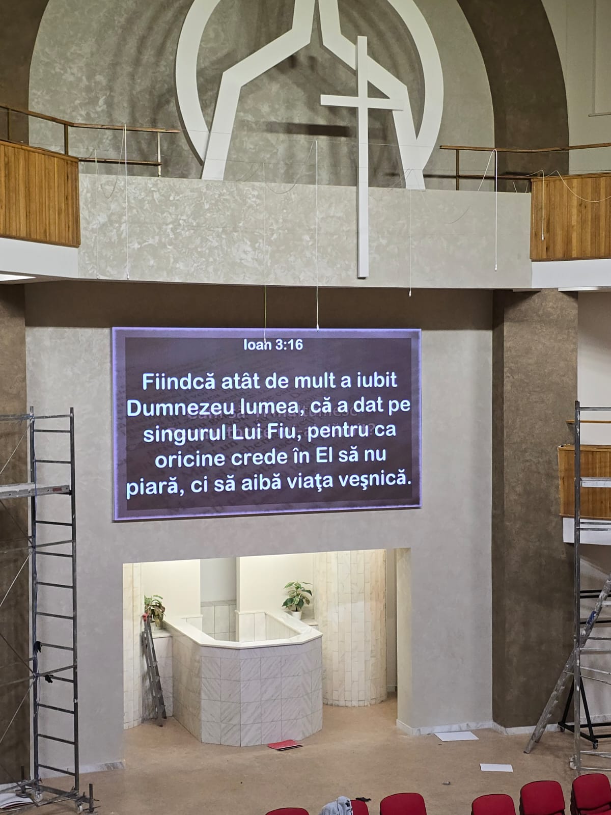 Ecran LED P2mm instalat in biserica