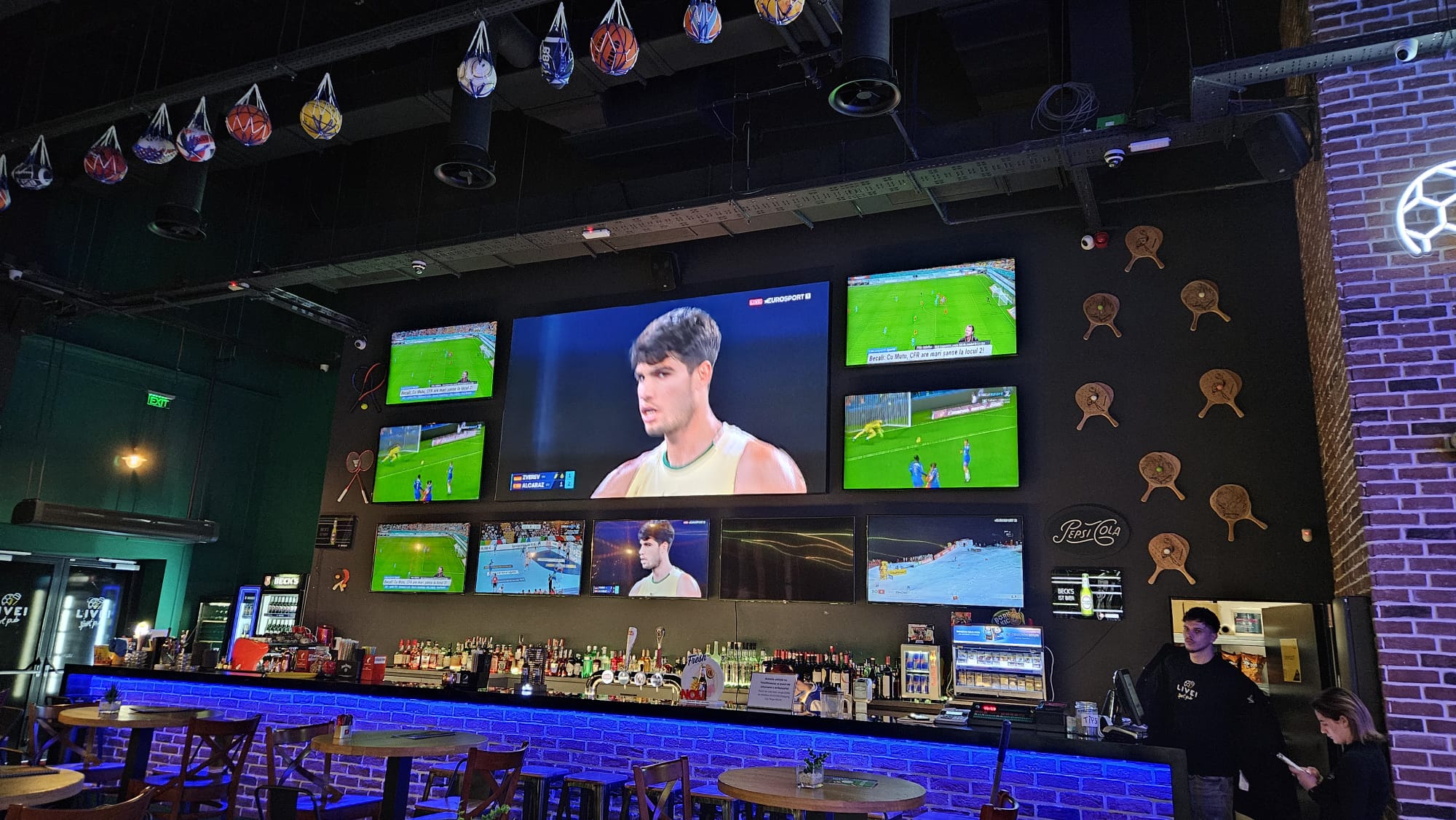 Ecrane LED pentru sali de evenimente si cluburi