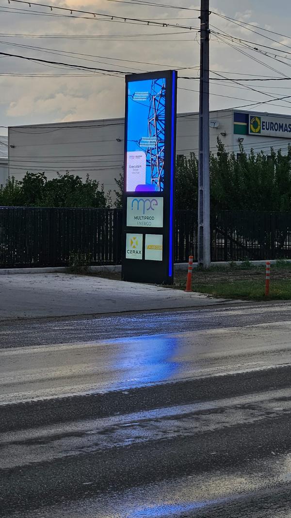 Totem exterior cu leduri P3